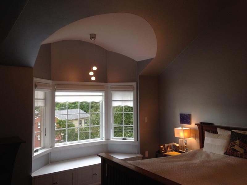 Master Bedroom – Bay window with built-in seat.